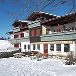 Starennest Hotel 3*