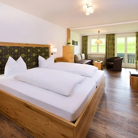 Starennest Hotel 3*