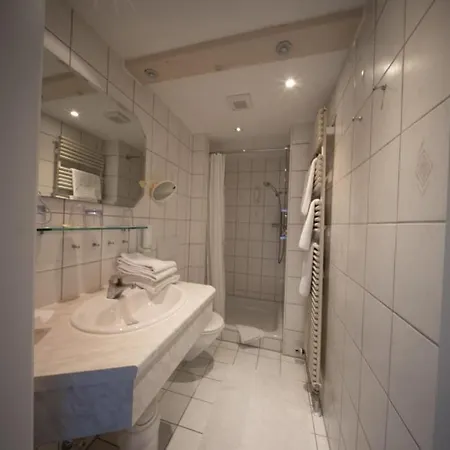 Starennest Hotel 3*