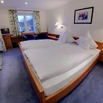 Starennest Hotel 3*