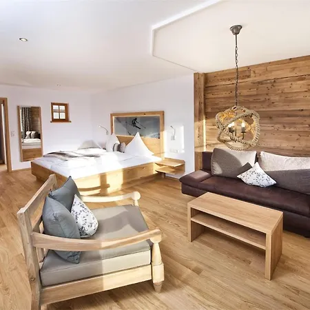 Starennest Hotel