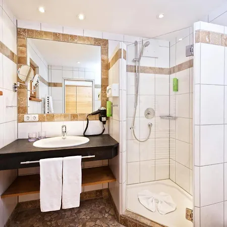 Starennest Hotel 3*
