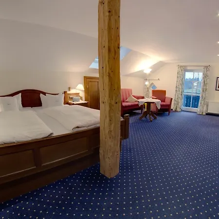 Starennest Hotell 3*